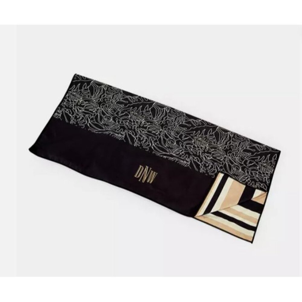 Thirty-One Gifts - Ultimate Beach Mat *Linework Leaves*